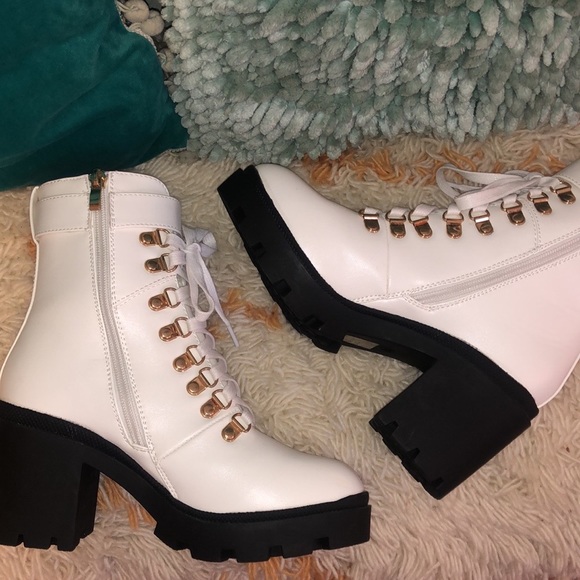 White pleather, chunky heeled boots with gold details. New, US 6.5/ EU 37 - Picture 6 of 7